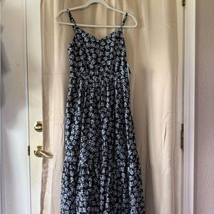 Chic Black and White Floral Maxi Dress